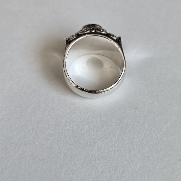 Elegant 925 Silver Ring with Amethyst Gemstone - Picture 4 of 6